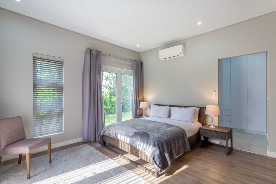 To Let 5 Bedroom Property for Rent in Val De Vie Estate Western Cape